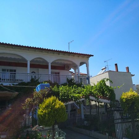 Grigorios Apartments Nea Vrasna Exterior photo