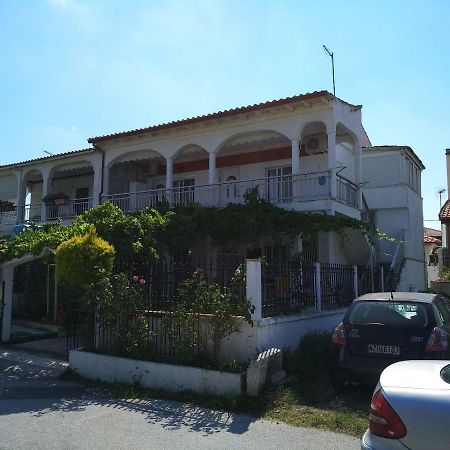Grigorios Apartments Nea Vrasna Exterior photo