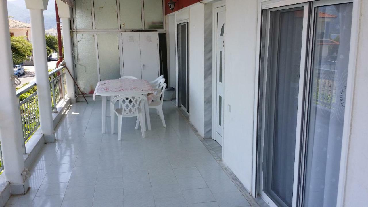 Grigorios Apartments Nea Vrasna Exterior photo