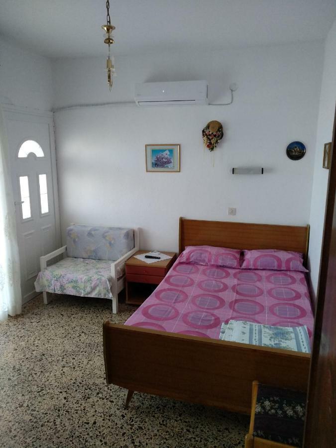 Grigorios Apartments Nea Vrasna Exterior photo