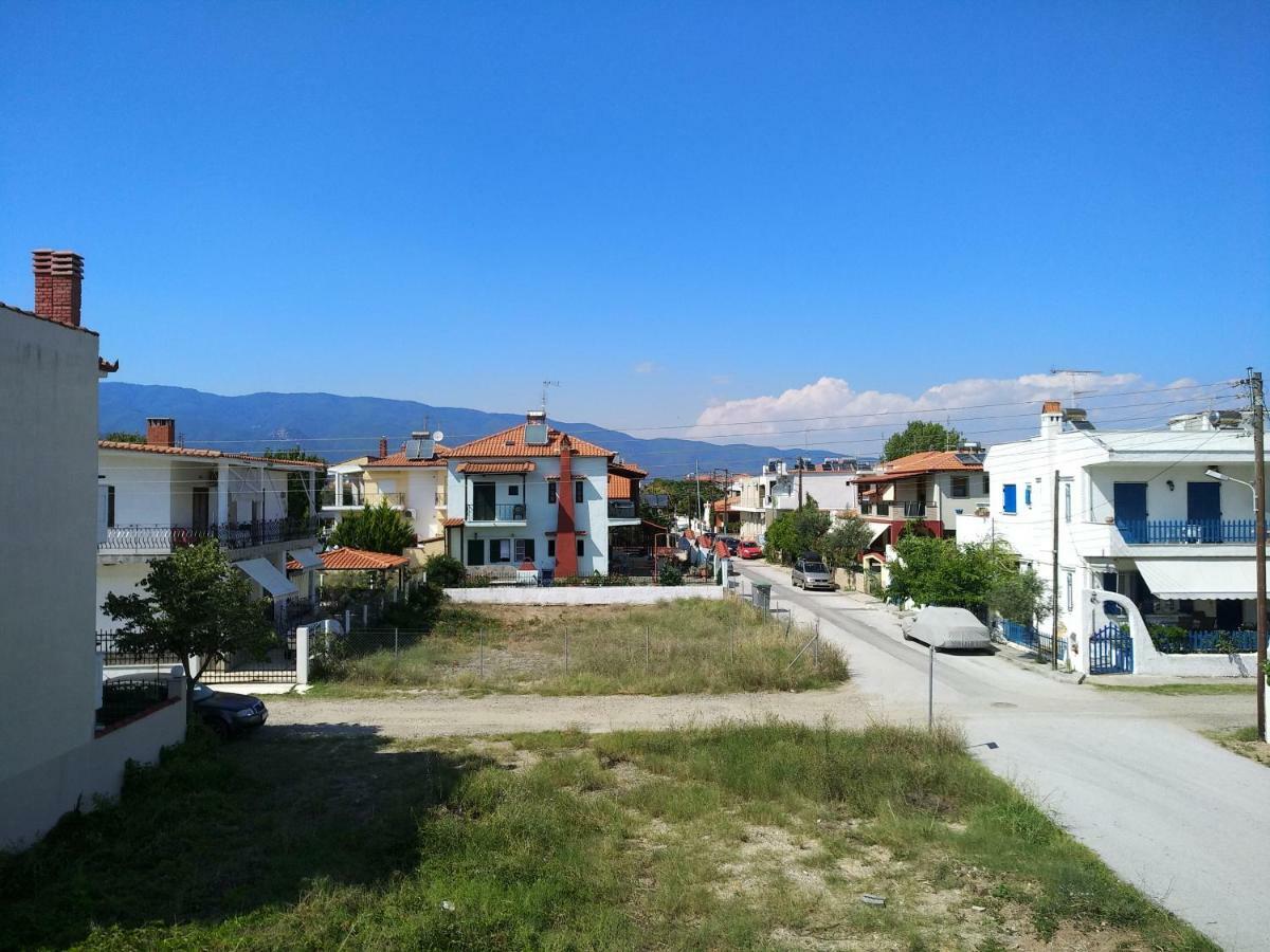 Grigorios Apartments Nea Vrasna Exterior photo